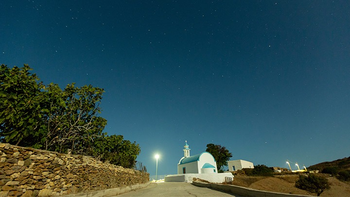 Signify installs solar lighting in the island of Leipsoi