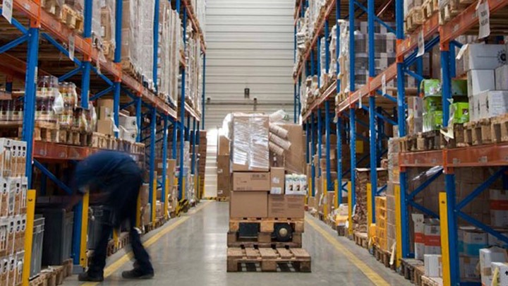 High bay luminaires improve safety in the manufacturing industry